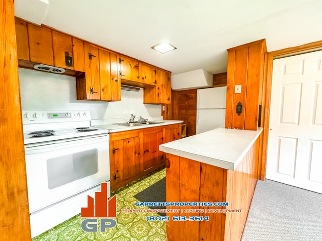 42 Johnson St, Unit 3 in Barre, VT - Foto de edificio - Building Photo