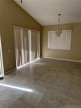 185 NW Willow Grove Ave, Unit 205 in Port St. Lucie, FL - Building Photo - Building Photo