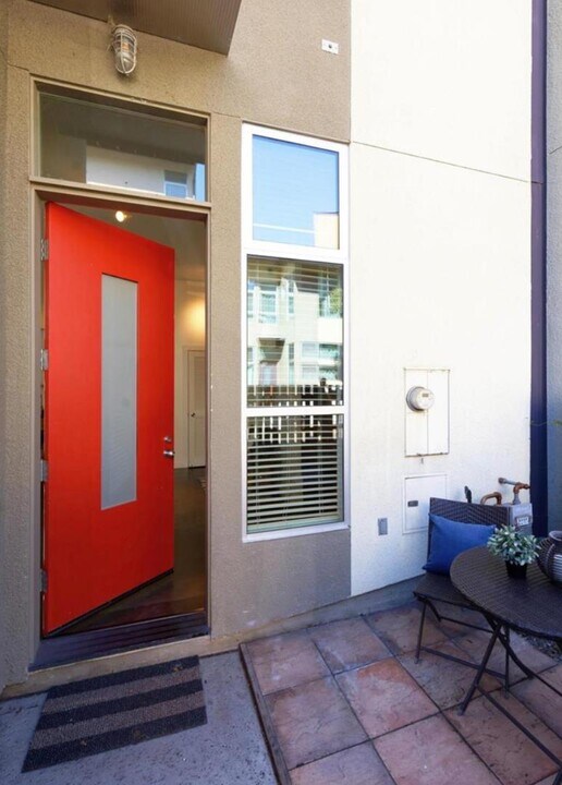 18 Ambler Ln in Oakland, CA - Building Photo