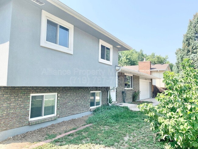 2818 Dusk Dr in Colorado Springs, CO - Building Photo - Building Photo