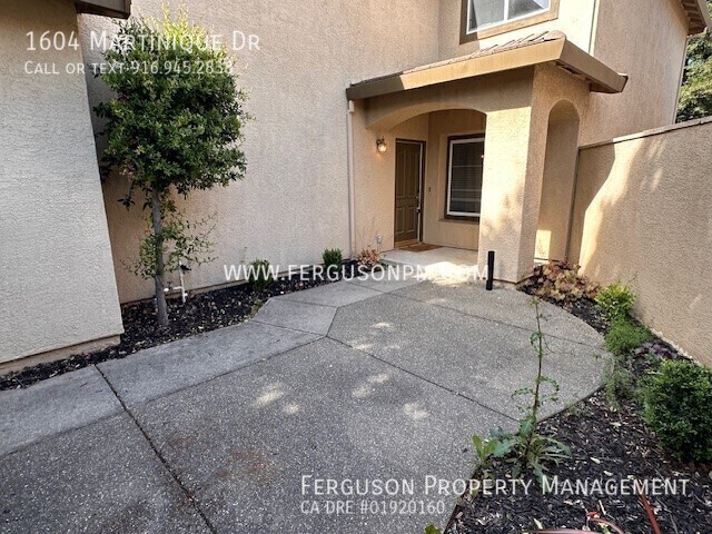 1604 Martinique Dr in Roseville, CA - Building Photo - Building Photo