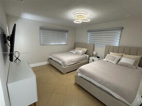 17800 NE 10th Ave in North Miami Beach, FL - Building Photo - Building Photo