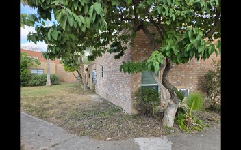 301 Bolivar Ave in Rancho Viejo, TX - Building Photo - Building Photo