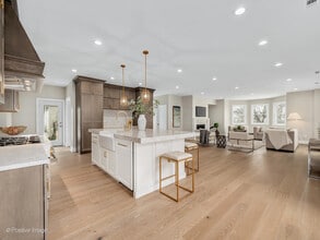 608 W 55th St in Hinsdale, IL - Building Photo - Building Photo