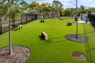 Vantage Apartments in Cape Coral, FL - Building Photo - Other