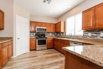 23781 W La Vista Dr in Buckeye, AZ - Foto de edificio - Building Photo