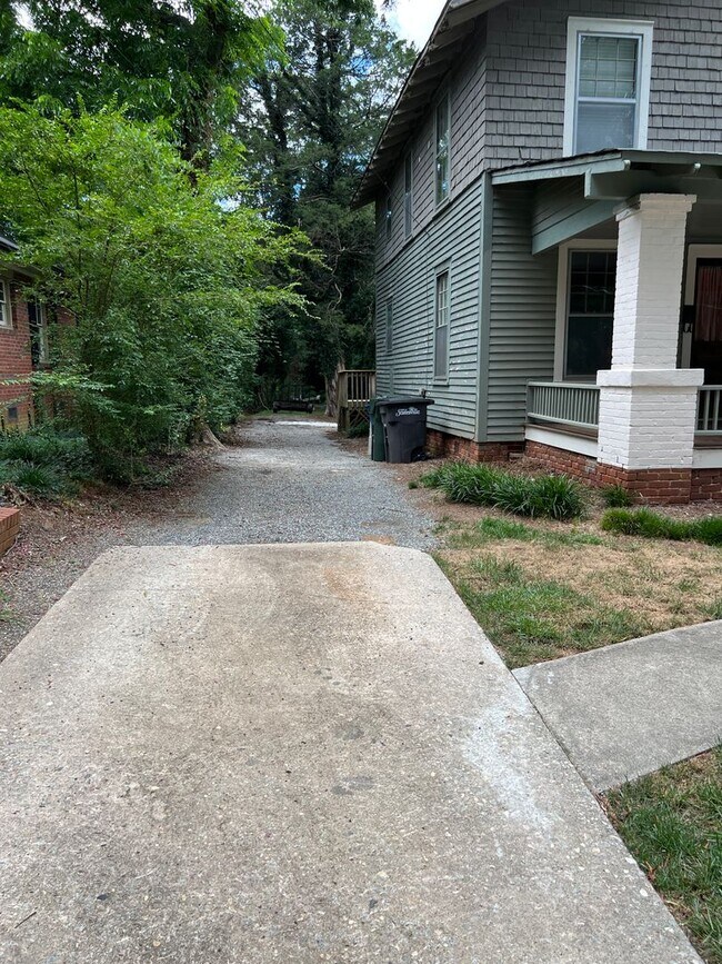 319 N Mulberry St in Statesville, NC - Building Photo - Building Photo