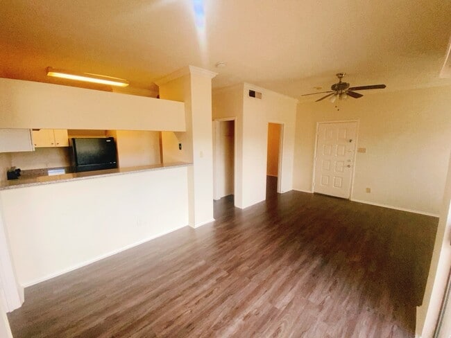 7900 Bissonnet St in Houston, TX - Building Photo - Building Photo