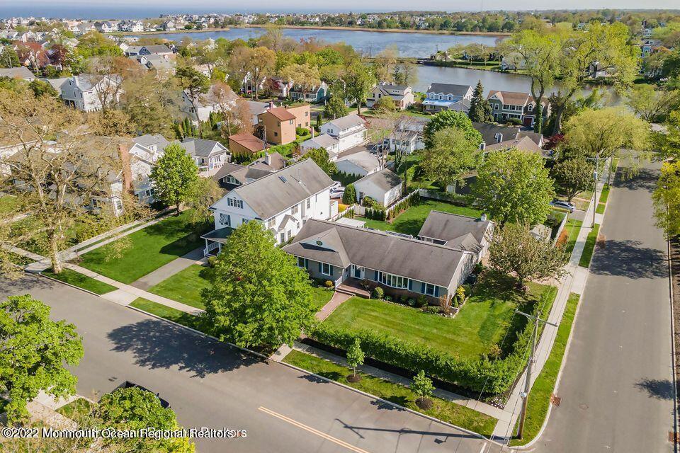 425 Atlantic Ave in Spring Lake, NJ - Building Photo