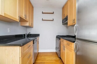 380 E 10th St, Unit 6C in New York, NY - Foto de edificio - Building Photo