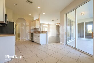 2474 Saybrook Ave in North Port, FL - Foto de edificio - Building Photo