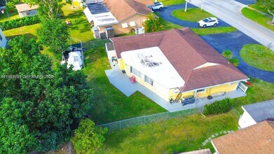 9906 Westwood Dr in Tamarac, FL - Building Photo - Building Photo