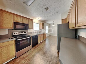 495 Hunnicut Rd SE in Mableton, GA - Foto de edificio - Building Photo