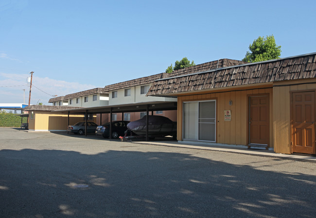 Lakewood Manor Apartments in Lodi, CA - Foto de edificio - Building Photo