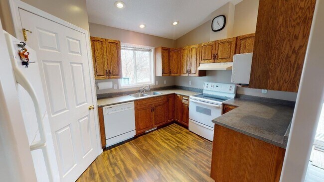 9628-9698 98 St in Fort St John, BC - Building Photo - Building Photo