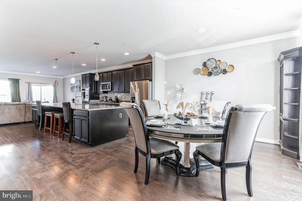 5325 Manor Park Dr in Upper Marlboro, MD - Building Photo