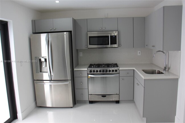 5380 W 14th Ct in Hialeah, FL - Building Photo - Building Photo