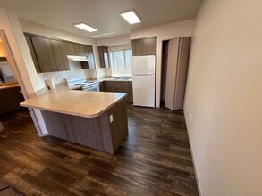 139 NW Revere Ave-Unit -02 in Bend, OR - Building Photo - Building Photo