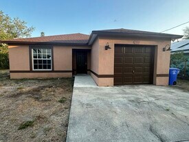 2988 Lincoln Blvd in Ft. Myers, FL - Building Photo