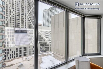 420 E Ohio St in Chicago, IL - Building Photo - Building Photo