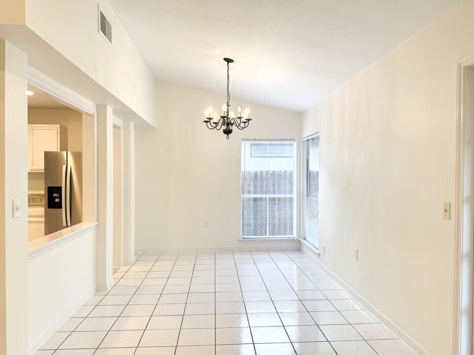 16226 Miners Gap in San Antonio, TX - Building Photo
