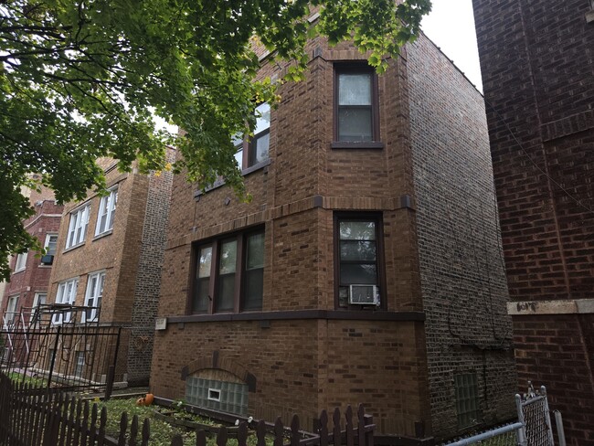 1019 N Trumbull Ave in Chicago, IL - Building Photo - Building Photo