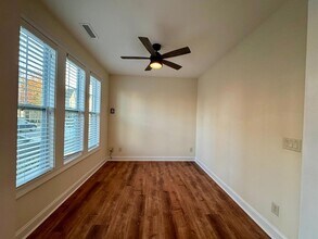 563 Balsam Fir Dr in Cary, NC - Foto de edificio - Building Photo