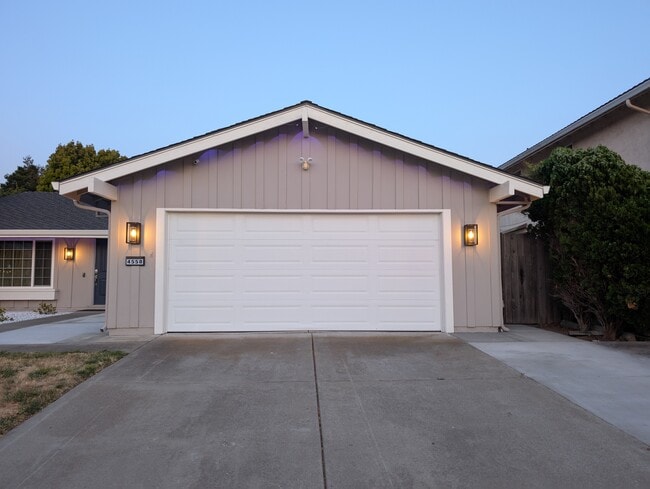 4558 Cabello St in Union City, CA - Building Photo - Building Photo