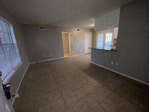 8024 Cambridge Cir in White Settlement, TX - Foto de edificio - Building Photo