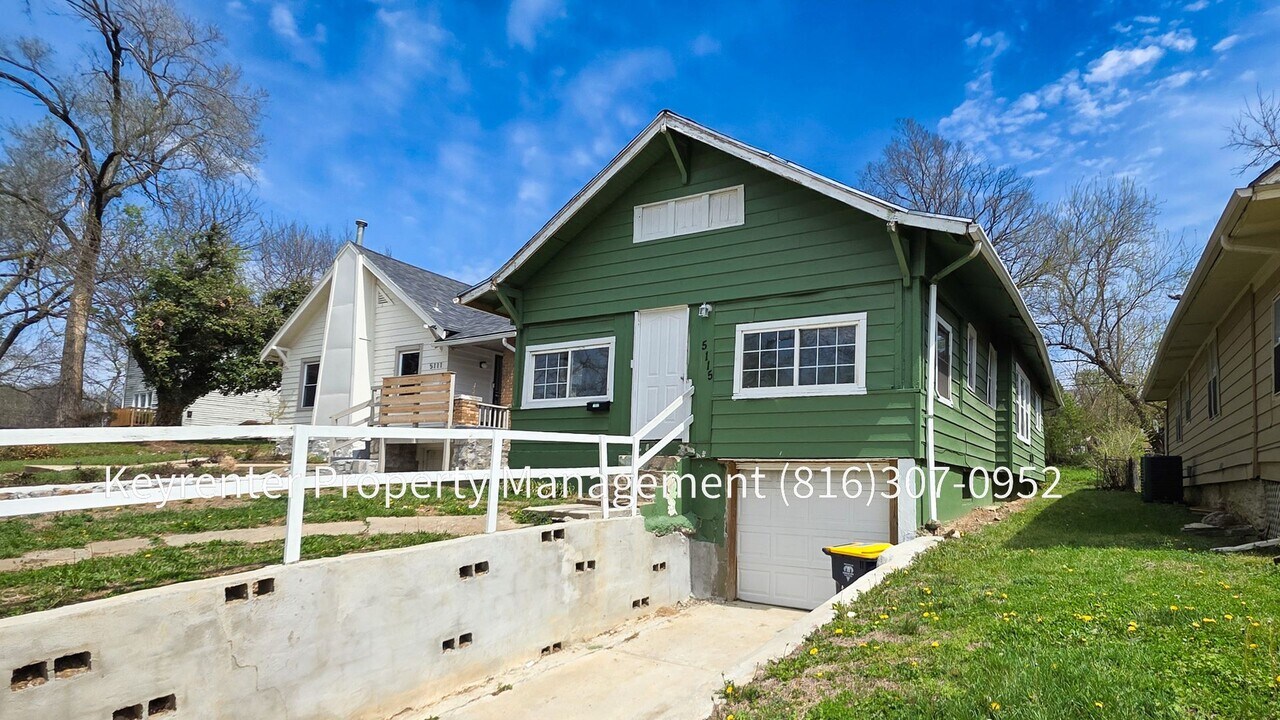 5115 Woodland Ave in Kansas City, MO - Building Photo