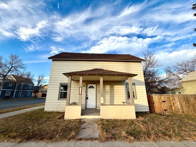 property at 1500 E Lyndale Ave