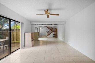 713 NW 99th Cir in Plantation, FL - Building Photo - Building Photo