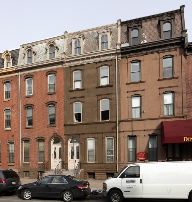 1925 Spring Garden St in Philadelphia, PA - Foto de edificio - Building Photo