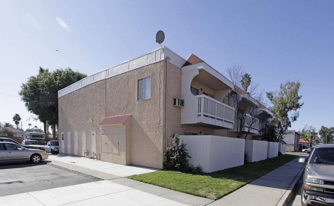 Waverly Apartments in Escondido, CA - Building Photo