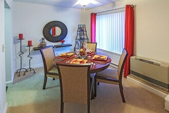 Woodlake in Albany, NY - Building Photo - Building Photo