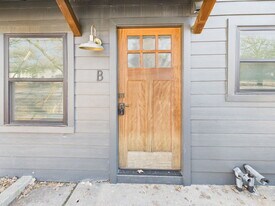 607 Foch St in Bryan, TX - Building Photo