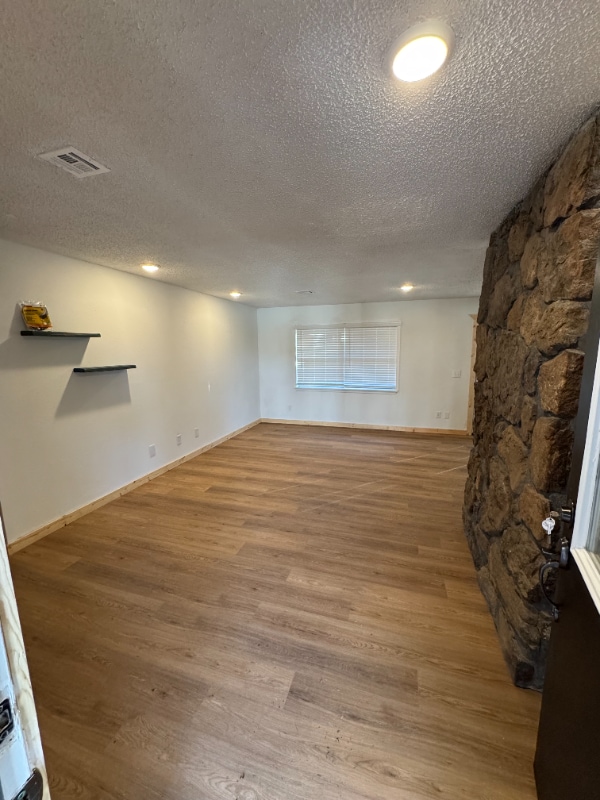 1102 SE 10th St in Muldrow, OK - Building Photo - Building Photo