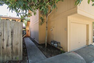528 Hathway Ave in San Luis Obispo, CA - Building Photo