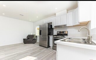 6511 Clybourn Ave, Unit 6513 in North Hollywood, CA - Building Photo