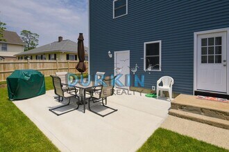 21 Ashbrook Rd in Narragansett, RI - Foto de edificio - Building Photo