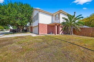 11902 Rolling Stream Dr in Tomball, TX - Building Photo - Building Photo