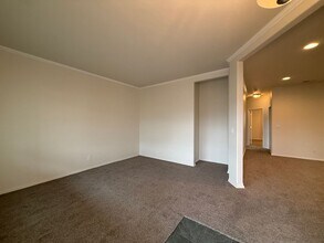 322 S Young St in Kennewick, WA - Building Photo - Building Photo