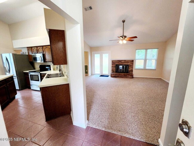 3910 Karissa Ann Pl E in Jacksonville, FL - Building Photo - Building Photo
