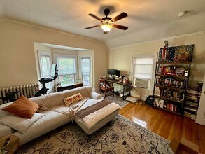 329 Broadway, Unit #4 in Cambridge, MA - Building Photo - Building Photo