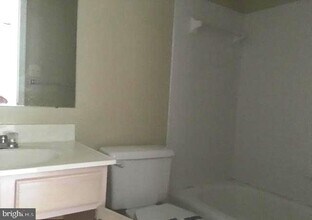 20466 Cool Fern Square in Ashburn, VA - Building Photo - Building Photo