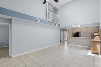 8370 Sandpoint Blvd in Orlando, FL - Building Photo - Building Photo