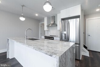 711 N 16th St in Philadelphia, PA - Building Photo - Building Photo