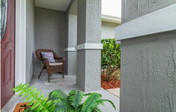 2557 Reagan Lakes Ln in Jacksonville, FL - Foto de edificio - Building Photo