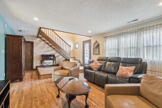 1245 Michelle Ct in Iowa City, IA - Building Photo - Building Photo