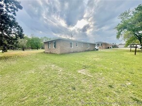 1374 McLean Chapel Church Rd in Bunnlevel, NC - Foto de edificio - Building Photo